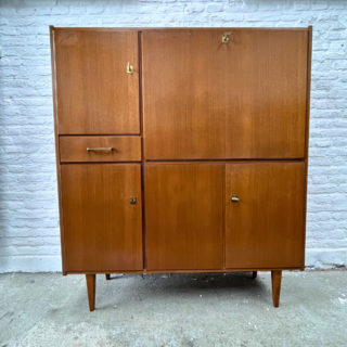 Hoge kast met klep | jaren ‘60