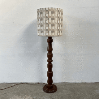 Vloerlamp, houten voet | jaren ‘70