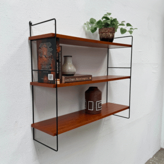 Wandrek met 3 planken | jaren ‘60