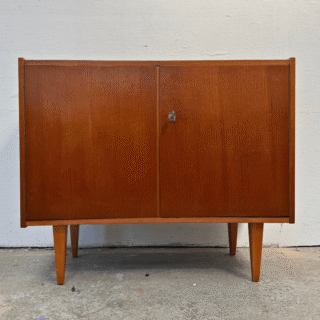Kastje met 2 deurtjes, teak | jaren ‘60