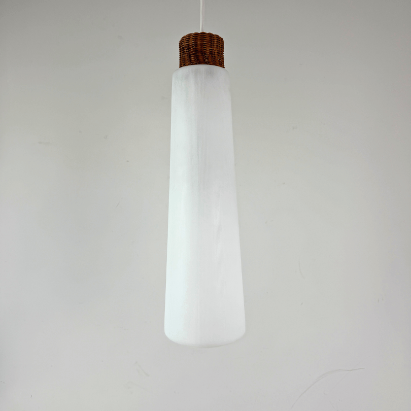 Hanglamp opaal glas – riet *2 stuks*| jaren ‘60